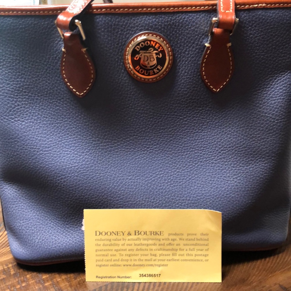 Dooney & Bourke bucket purse